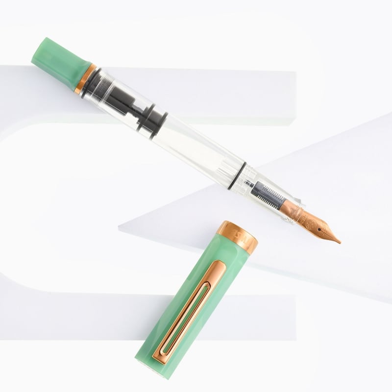 TWSBI Eco Fountain Pen Jade Jelly with Bronze - Sfeerfoto