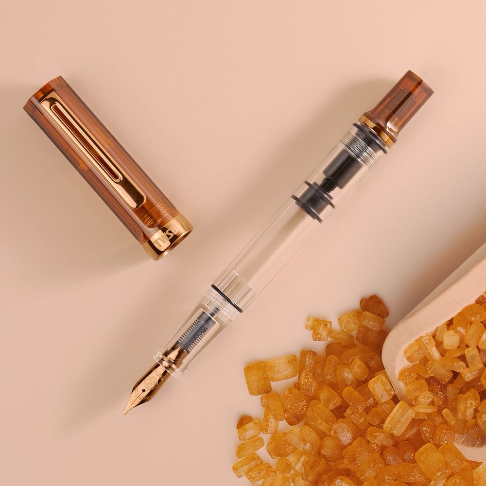 TWSBI Eco Fountain Pen Rootbeer with Bronze - Sfeerfoto