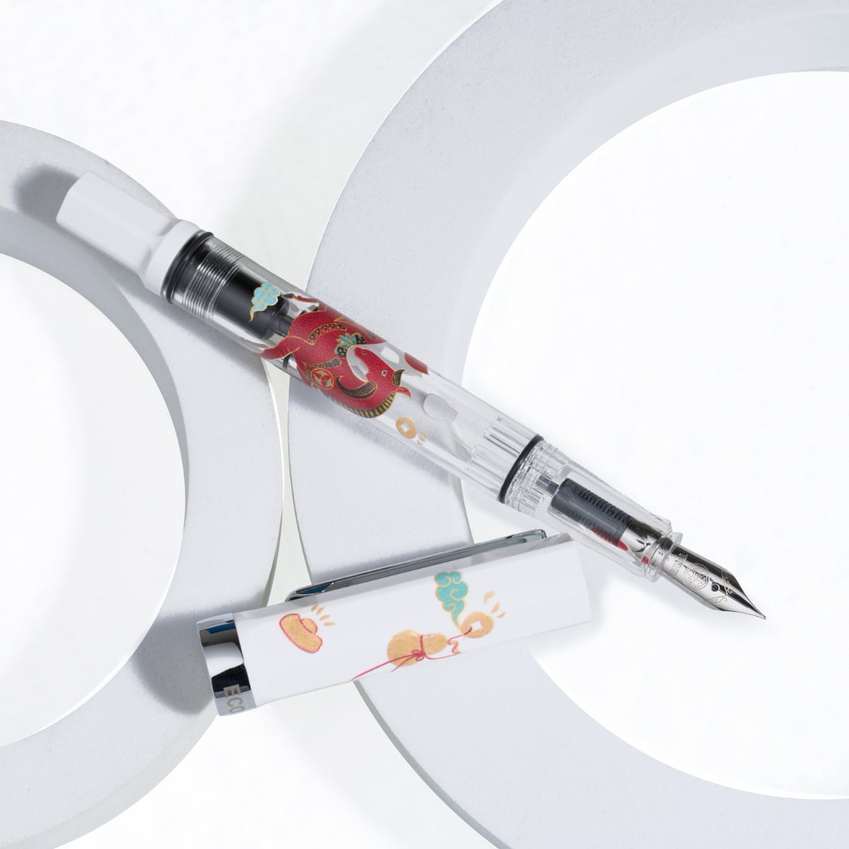 TWSBI Eco Fountain Pen White Horse - Sfeerfoto