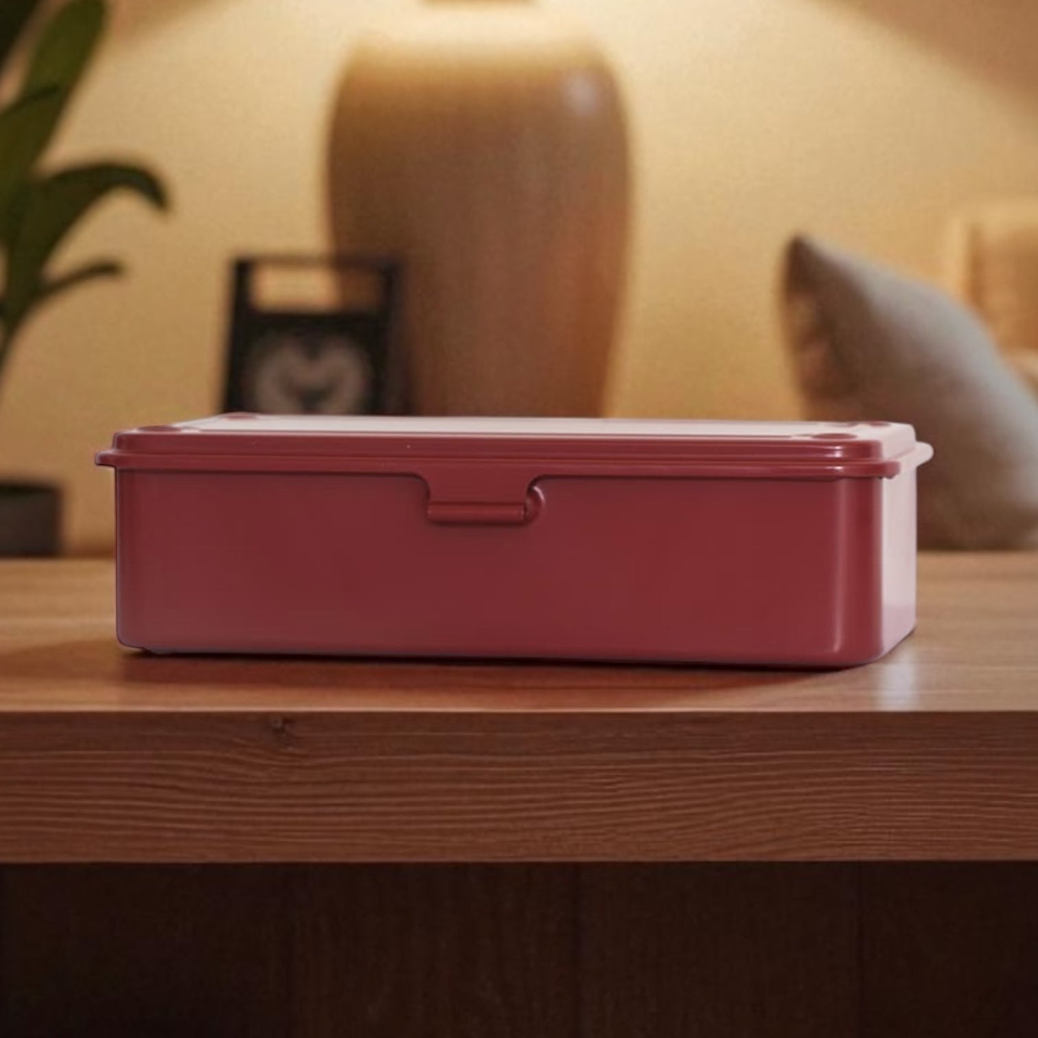 Toyo Steel Box T-190 - Red Brick - Voorbeeld op een tafel