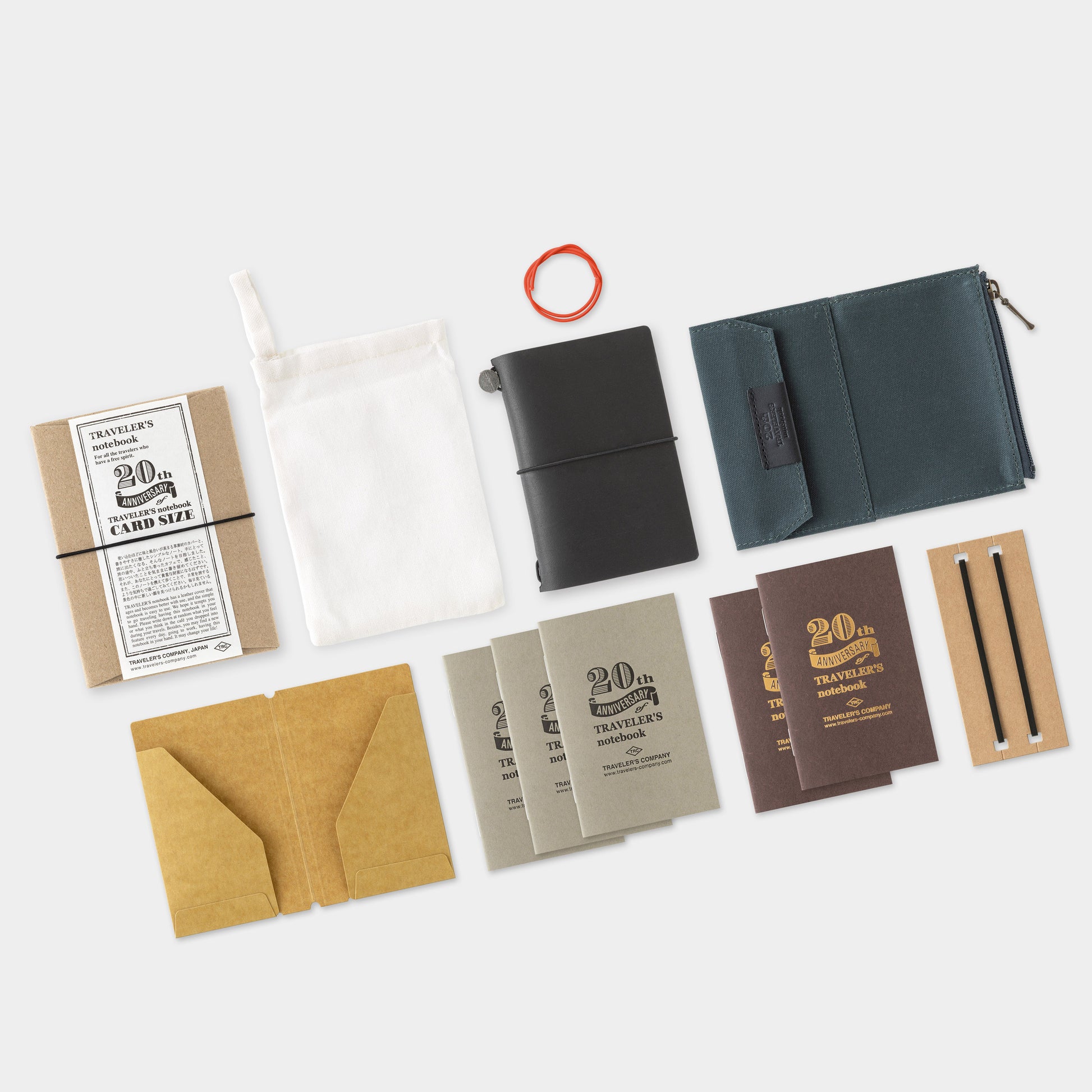 TRAVELER'S Notebook Card Size 20th Anniversary - Black [Limited Edition] - Overzicht van het complete pakket