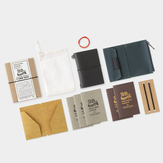 TRAVELER'S Notebook Card Size 20th Anniversary - Black [Limited Edition] - Overzicht van het complete pakket