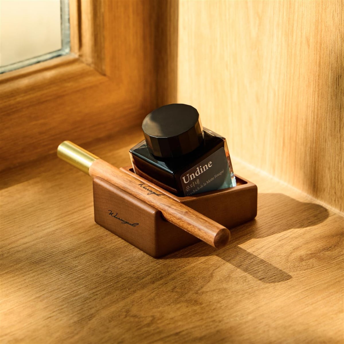Wearingeul Ink & Pen Rest