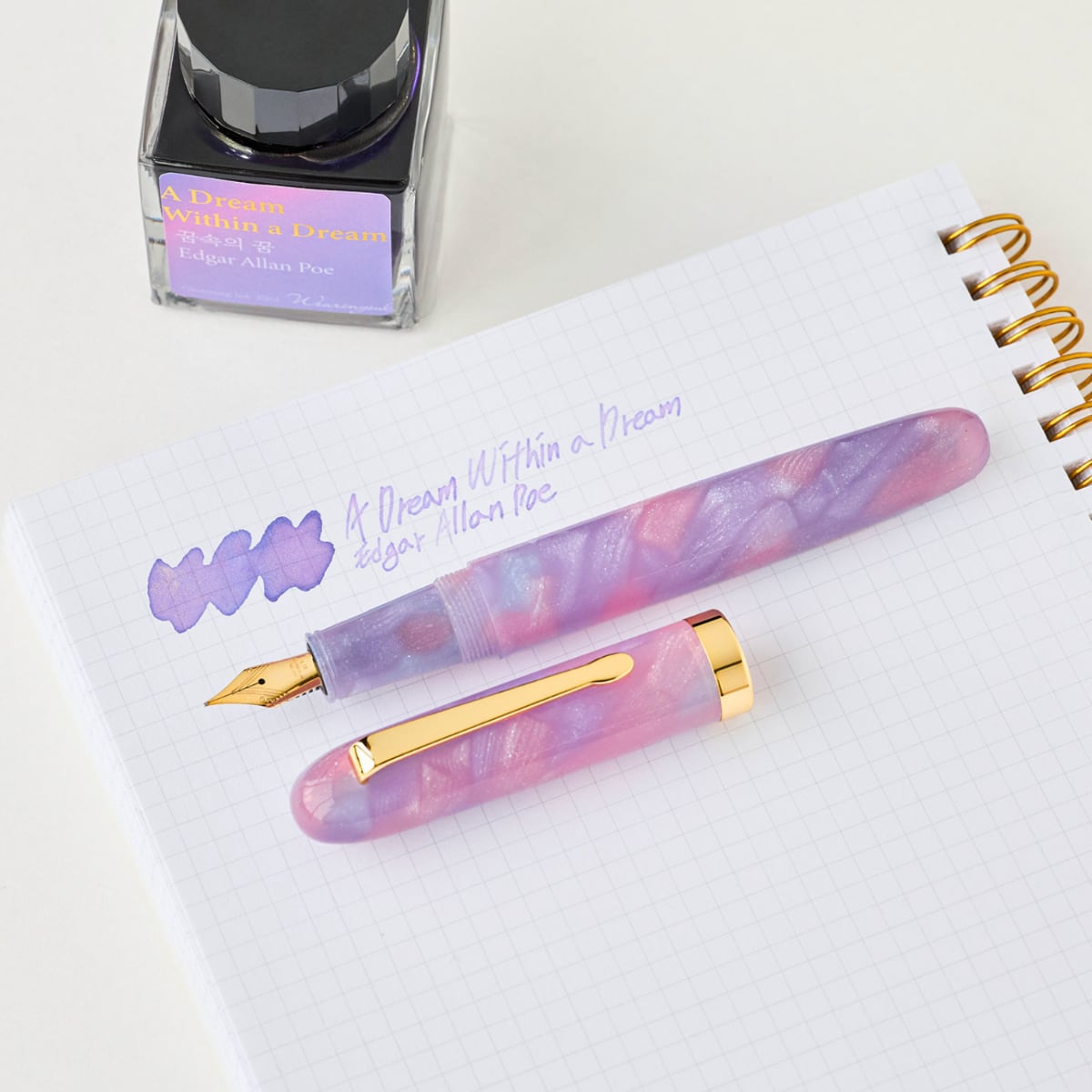 Wearingeul Preface A Dream Within a Dream Fountain Pen - Sfeerfoto