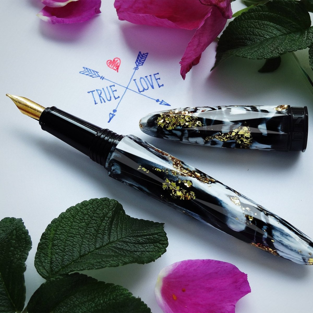 BENU Fountain Pen Briolette - Black & White - 24Papershop