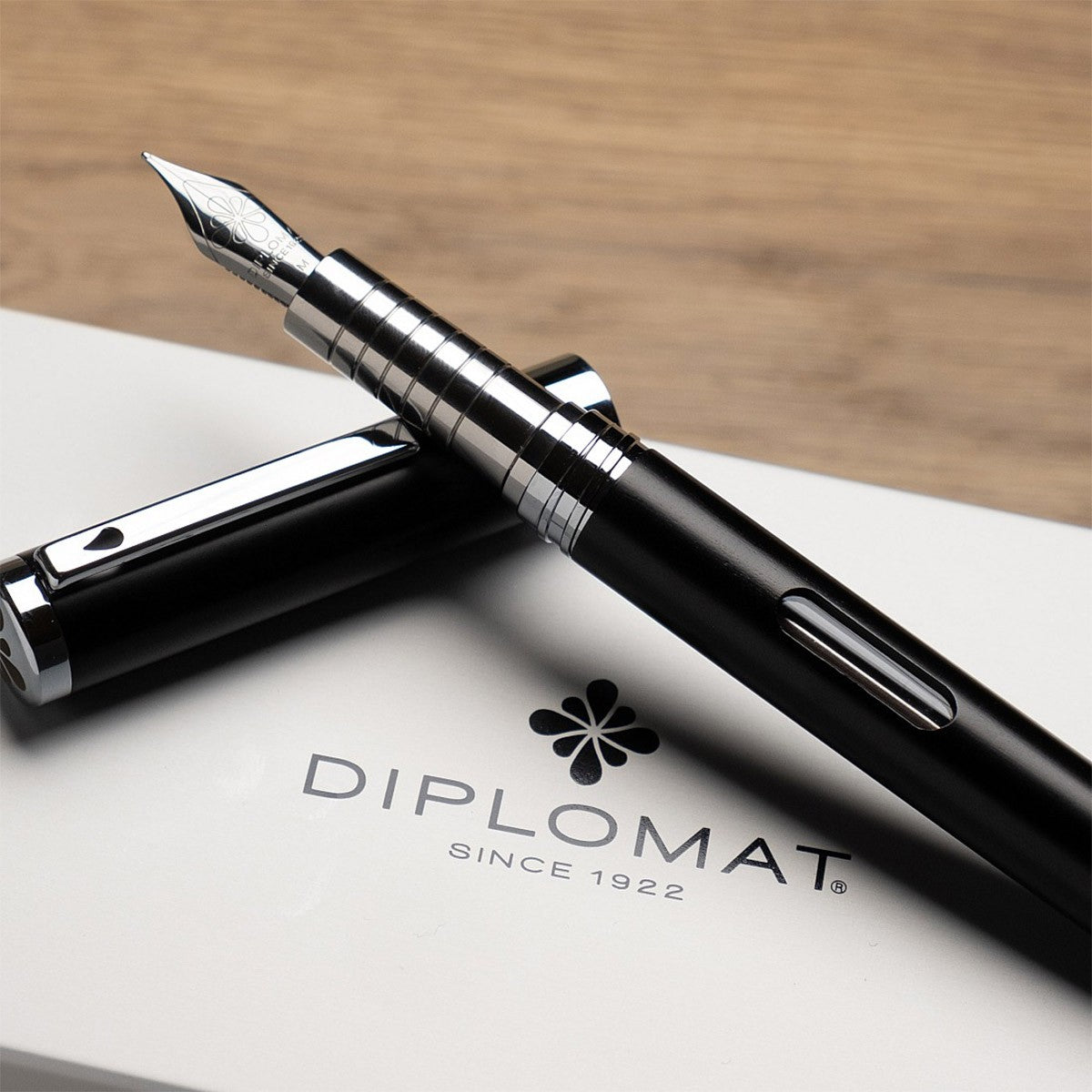 Diplomat Fountain Pen Nexus - Black Medium - 24Papershop