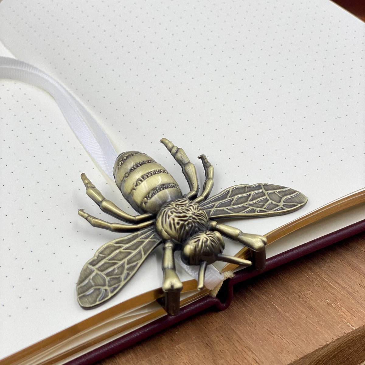 Esterbrook Bee Page Holder Brass - 24Papershop