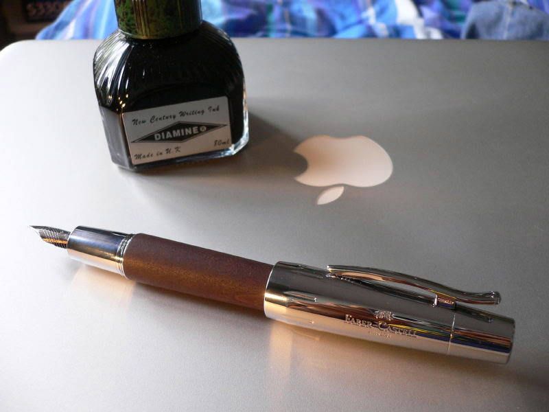 Faber - Castell E - Motion Pear Wood Vulpen - Bruin - 24Papershop