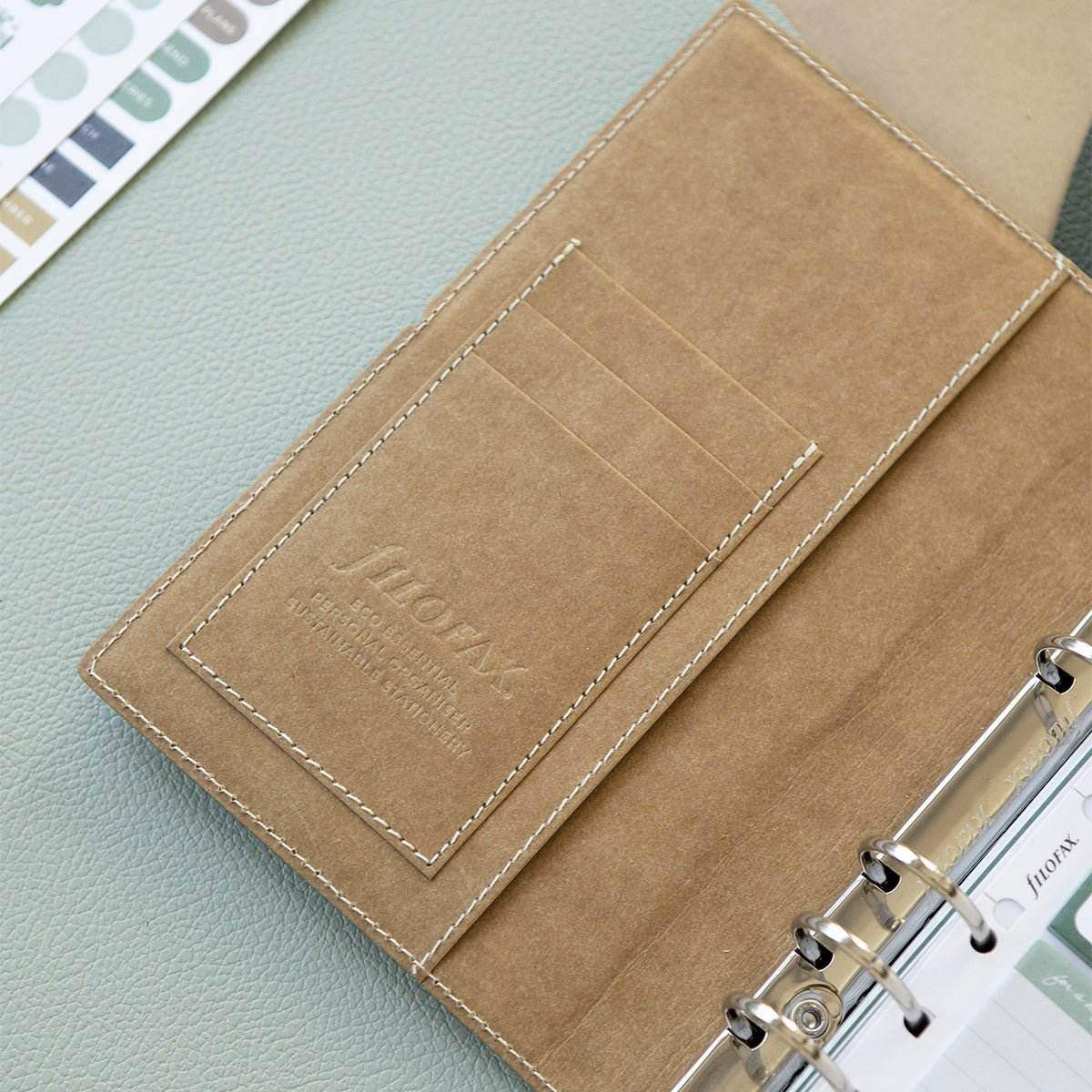 Filofax, Diář Eco Essential, Kapesní, golden oak | Kancelářské potřeby Filofax, Diář Eco Essential, Kapesní, golden oak | Kancelářské potřeby