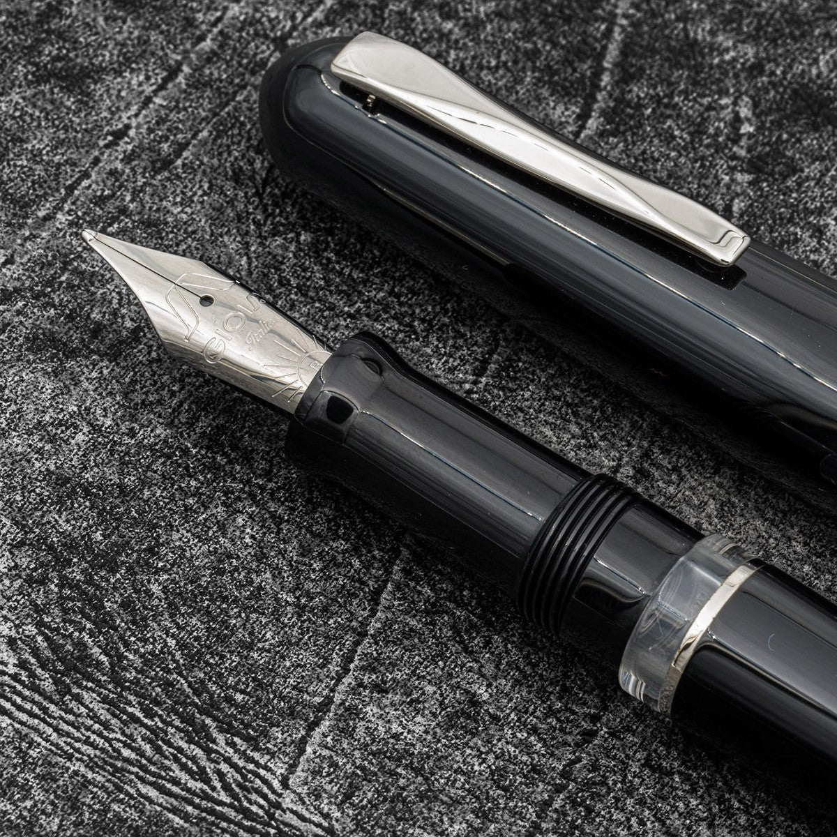 Gioia Metis Fountain Pen CT - Classic Black - 24Papershop