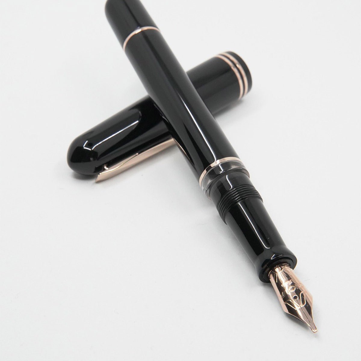 Gioia Metis Fountain Pen RGT - Classic Black - 24Papershop