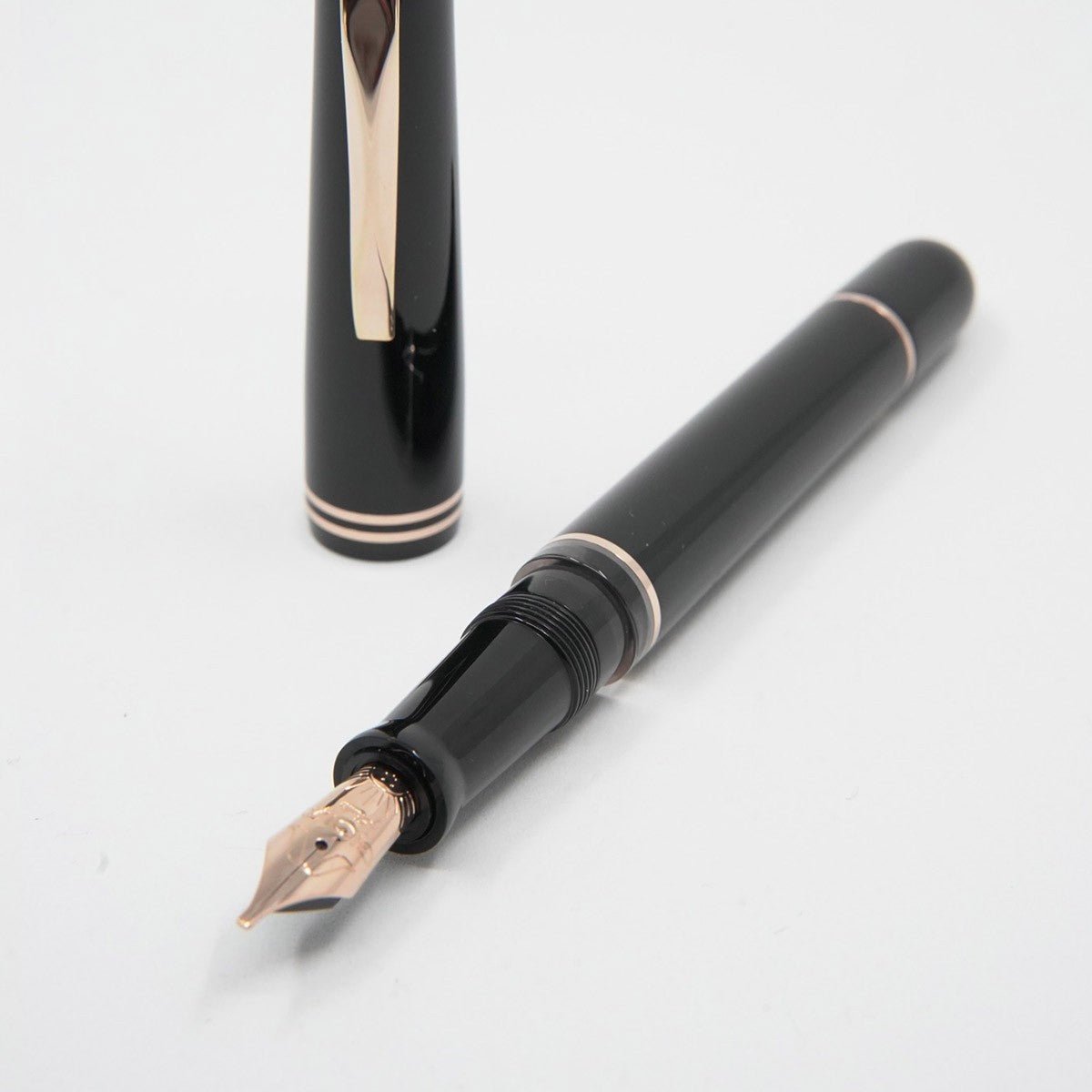 Gioia Metis Fountain Pen RGT - Classic Black - 24Papershop