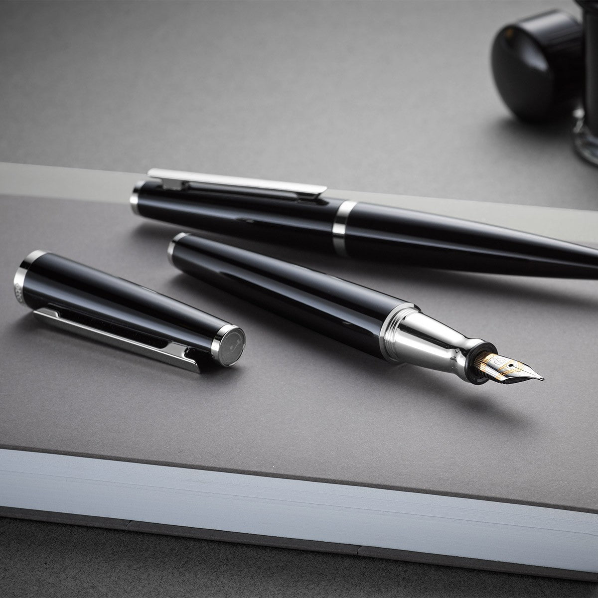 Otto Hutt Fountain Pen Design 06 - Shiny Black - 24Papershop