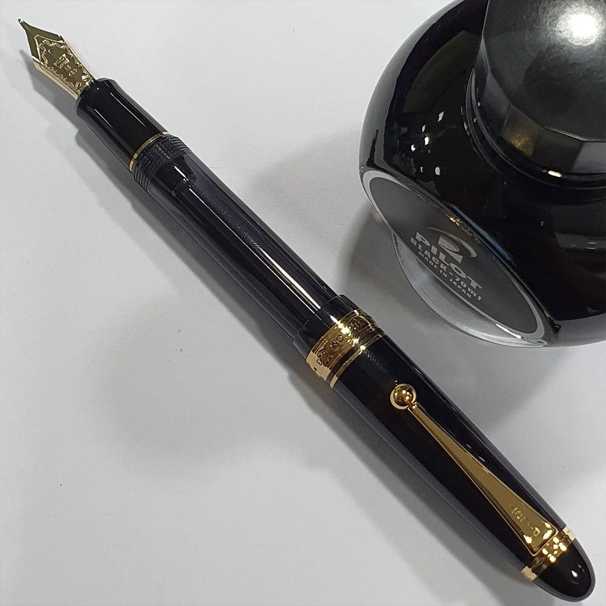 Pilot Fountain Pen Custom 823 GT Black - Bold - 24Papershop