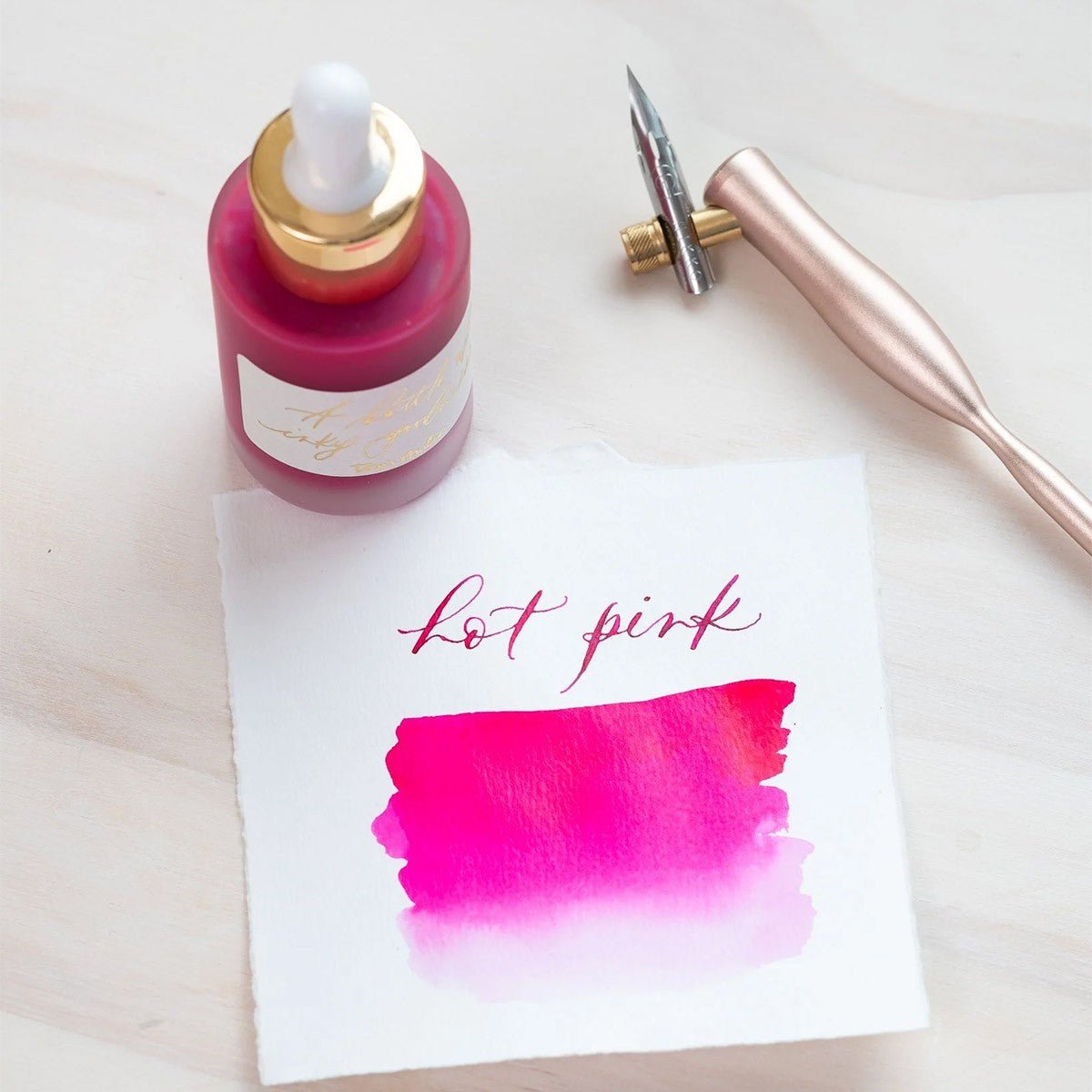 Tom's Studio Calligraphy Inkt 30ml - Hot Pink - 24Papershop