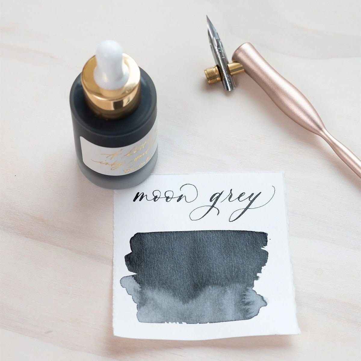 Tom's Studio Calligraphy Inkt 30ml - Moon Grey - 24Papershop