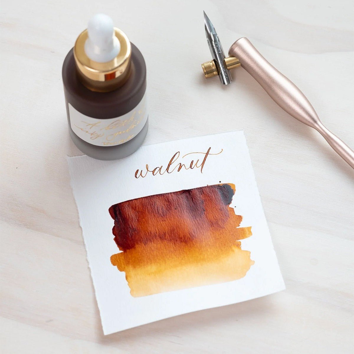 Tom's Studio Calligraphy Inkt 30ml - Walnut - 24Papershop