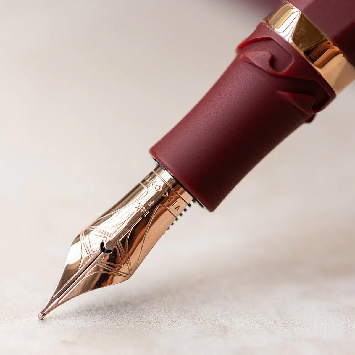 Visconti Fountain Pen Divina Matte - Bordeaux Medium - 24Papershop